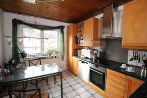 Zweifamilienhaus + teilausgebaute Scheune + Garten + 5 Stellplätze – Main-Taunus-Kreis – Vorschaubild 8