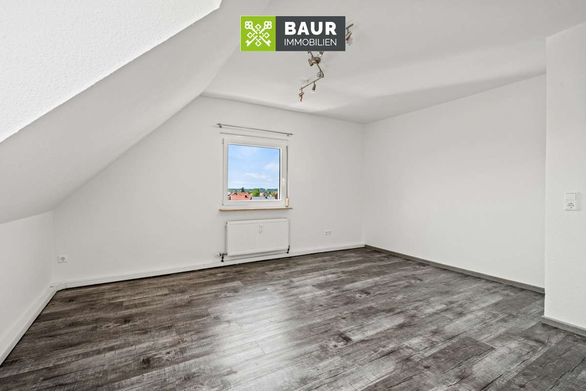 Immobilie in Bad Wurzach - 360°| Sofort bezugsfreie 3-Zimmer-Dachgeschosswohnung mit Garage und Stellplatz nahe Bad Wurzach! - Bild 2