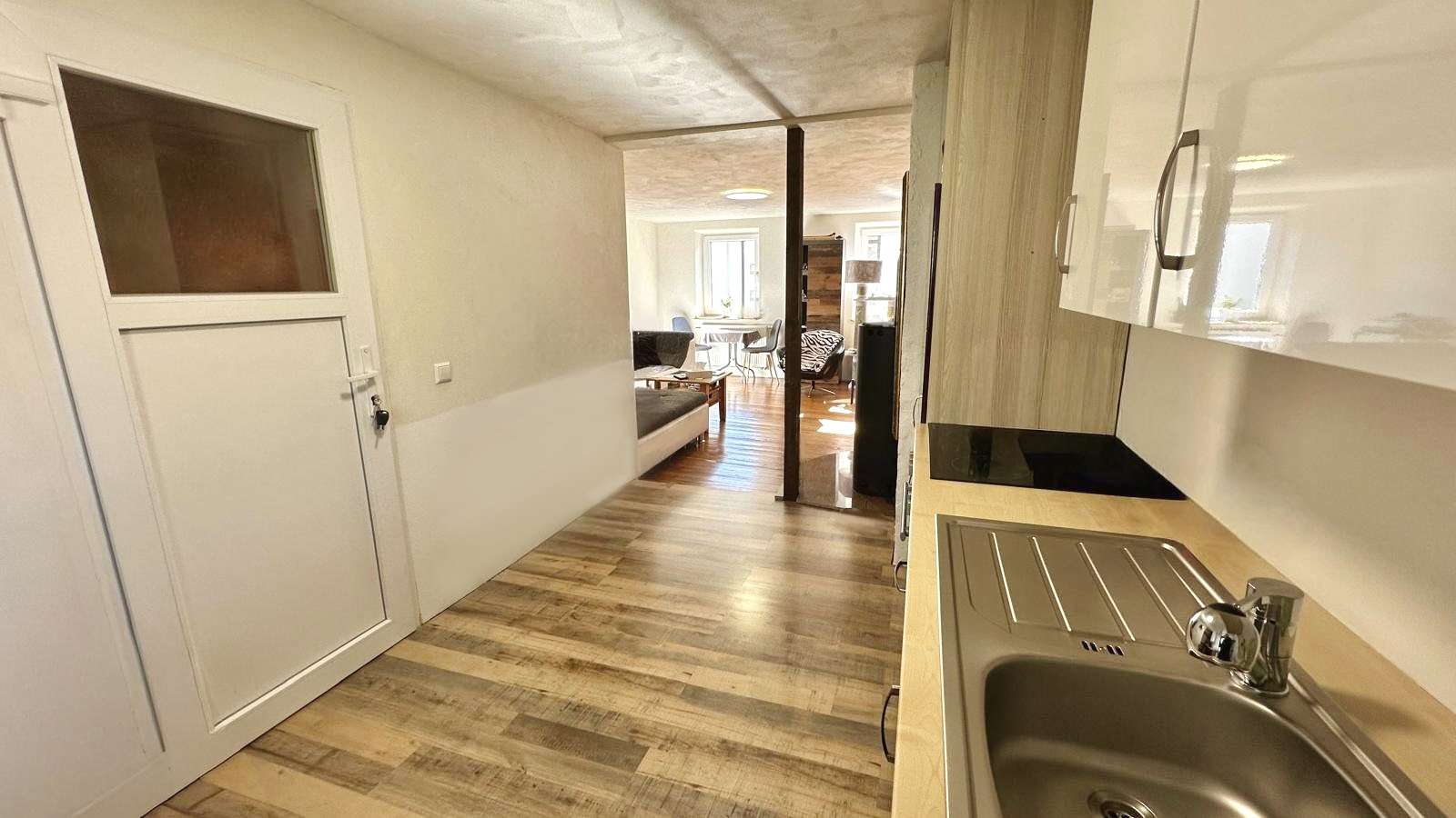 Immobilie in Aldingen - Stilvolles Reihenendhaus mit drei separaten Wohneinheiten - Bild 1