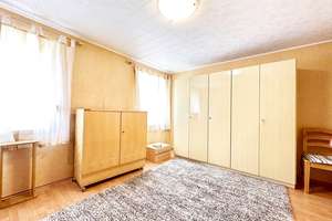 Doppelhaushälfte mit 3 Garagen, Wintergarten, Balkon und kleinem Garten! In guter Lage, Stadtteil Gl – Die vollständige Adresse der Immobilie erhältst du vom Anbieter., 95447 Glocke/Saas, Bayreuth – Vorschaubild 9