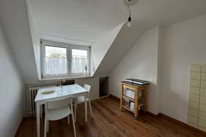 Möblierte gemütliche Dachwohnung mit freundlicher Atmosphäre in bester Lage – Die vollständige Adresse der Immobilie erhältst du vom Anbieter., 81825 Berg am Laim Ost, München – Vorschaubild 5