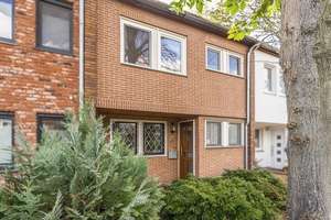 Ihr neues Zuhause: Reihenmittelhaus mit sonnigem Garten und Gestaltungsspielraum in bester Wohnlage