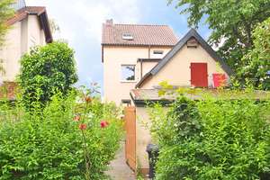 Mein Herz schlägt in Beuel - Vorne Stadthaus, hinten Gartenliebe – Die vollständige Adresse der Immobilie erhältst du vom Anbieter., 53227 Ramersdorf, Bonn – Vorschaubild 3