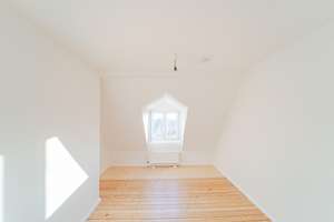 Charmante DG-Wohnung  - renoviert, mit neuer EBK und separatem Speicher in Lübeck – Schwartauer Allee 121, 23554 Sankt Lorenz Nord, Lübeck – Vorschaubild 5