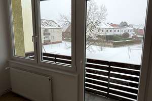 Schöne renovierte 3,0 Zimmer Wohnung mit kleinem Balkon