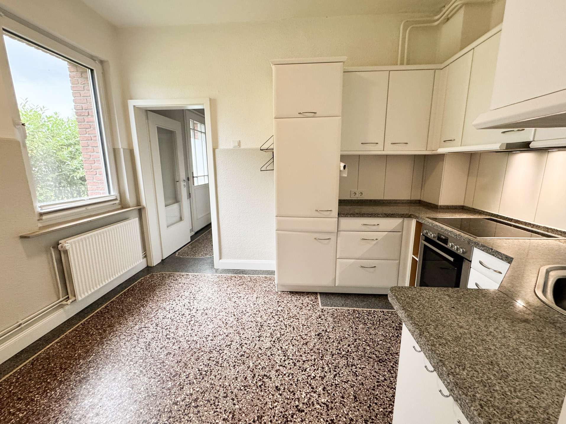 Immobilie in Delingsdorf - TOP Einfamilienhaus 4 Zi./130m², 2 Bäder,
Garage auf ca. 1.300 m² Grundstück im
Speckgürtel von HH - Bild 2