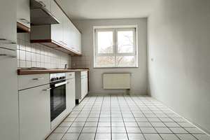 Großzügige 4-Zimmer-Wohnung mit Balkon im Herzen von Rissen! – Die vollständige Adresse der Immobilie erhältst du vom Anbieter., 22559 Rissen, Hamburg – Vorschaubild 3