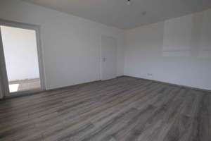+++ Renovierte Erdgeschosswohnung mit Balkon und Wanne +++
