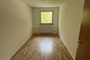 3,5-Zimmer Wohnung in Bochum Wiemelhausen mit Balkon Garten Parkplatz großem Keller und Trockenraum – Markstrasse 308, 44801 Wiemelhausen, Bochum – Vorschaubild 8