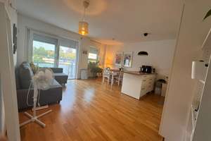 Neuwertige + sonnige 2 Zi., Lift, gr. SW- Balkon, EBK, barrierefrei, TG Einzelstellplatz – Hochriesstrasse 8, 81671 Berg am Laim Ost, München – Vorschaubild 3