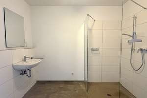 Charmante 2-Zimmer-Wohnung mit sonniger Dachterrasse und Stellplatz – Die vollständige Adresse der Immobilie erhältst du vom Anbieter., 26133 Osternburg, Oldenburg (Oldenburg) – Vorschaubild 4