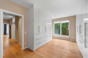 Premium-Wohnen mit „Haus-im-Haus“-Gefühl: Private Gartenresidenz am Nymphenburger Schlosspark – Die vollständige Adresse der Immobilie erhältst du vom Anbieter., 80639 Nymphenburg, München – Vorschaubild 12