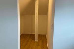 Ansprechende 4-Zimmer-Doppelhaushälfte mit Einbauküche in Lehrensteinsfeld, Lehrensteinsfeld – Schloßstraße 25/2, 74251 Lehrensteinsfeld – Vorschaubild 11