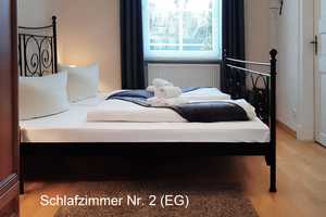Weiße Stadtvilla in Travemünde. 200 m von der Trave entfernt. In gehobener Wohnlage von Travemünde. – Am Lotsenberg 11, 23570 Lübeck – Vorschaubild 16
