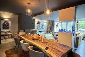 Loft-Feeling mit privater Wellness-Oase – Designerwohnung mit Sauna, Whirlpool,Kamin,Smart-Home