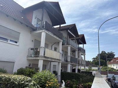 *2 Zimmer-Whg. mit Terrasse und neuer EBK*