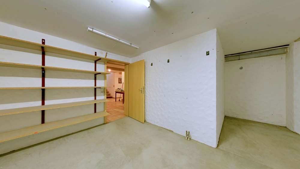 Immobilie in Einselthum - Architektonisch ansprechender Bungalow mit Wintergarten und Garage auf großzügigem Grundstück - Bild 1