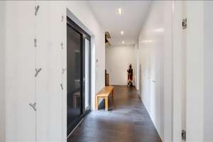 Möbliert: Designhaus mit weitläufigem Garten und viel Privatsphäre – 80997 Allach, München – Vorschaubild 23