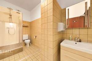 Großzügige 130 m² Erdgeschosswohnung in zentraler Lage von Düsseldorf-Pempelfort – 40211 Pempelfort, Düsseldorf – Vorschaubild 8