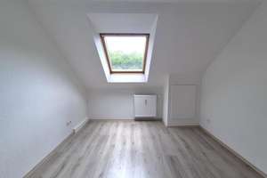 Ein Rückzugsort hoch oben – Dachwohnung mit Charme / A retreat up high – charming top-floor apartmen – Gartsträucherstraße 92, 47137 Untermeiderich, Duisburg – Vorschaubild 14