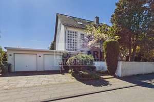 MEHRGENERATIONENHAUS MIT VERMIETUNGSPOTENZIAL & SCHÖNEM SÜDGRUNDSTÜCK IN HOLZLAR – Die vollständige Adresse der Immobilie erhältst du vom Anbieter., 53229 Holzlar, Bonn – Vorschaubild 3