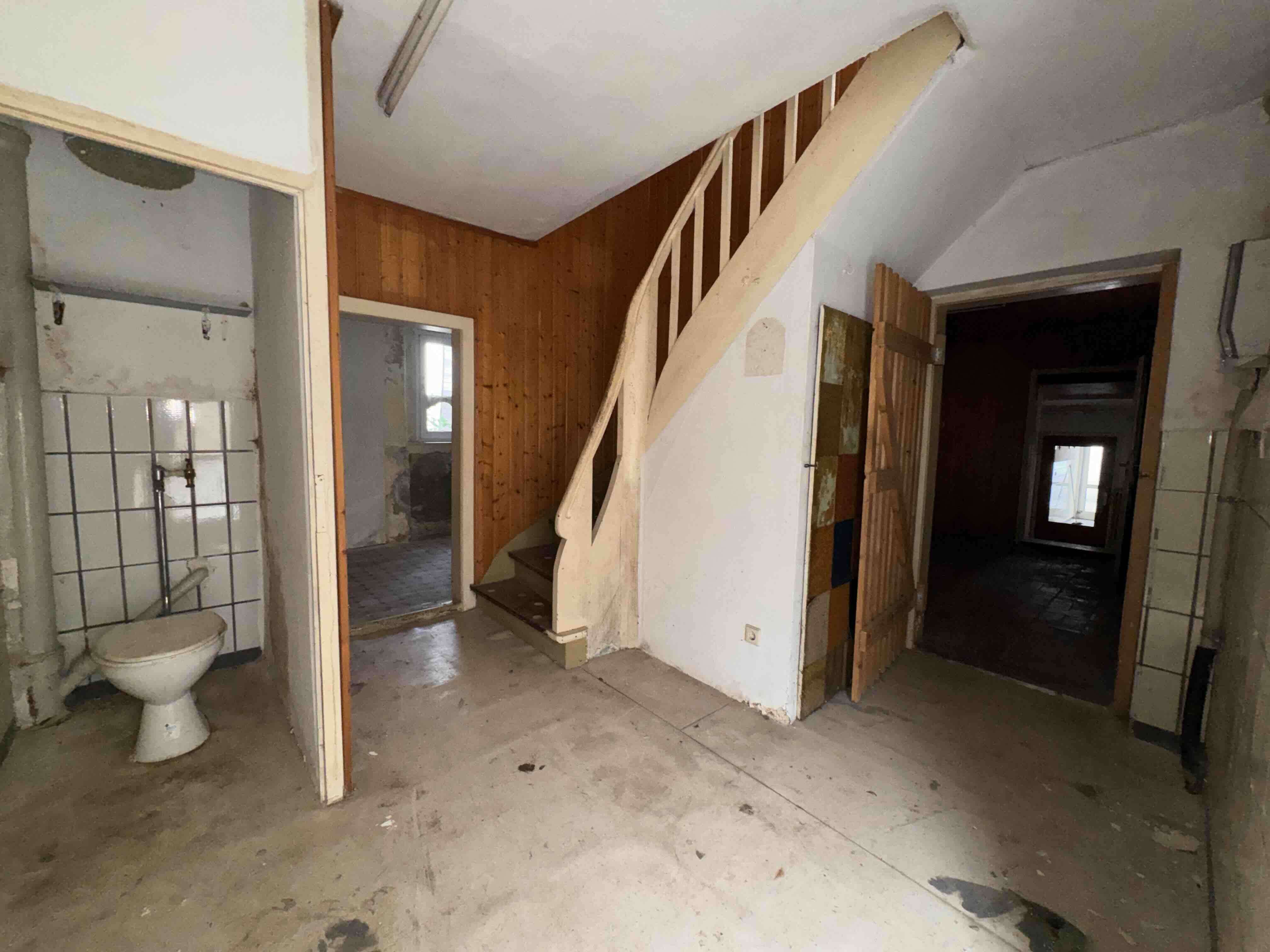 Sanierungsprojekt: Gewerbeeinheit und Wohnhaus - bis zu 4 Wohneinheiten möglich, Tirschenreuth Kreis – Bild 4