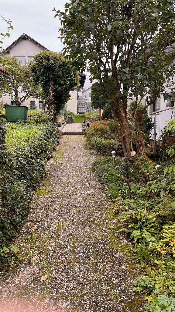 Immobilie in Weissach im Tal - Doppelhaushälfte Süd-West-Lage, Terrasse, kleiner Garten, Garage, Stellplatz, Apartment - Bild 2