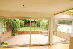 Familienhaus mit Garage, EBK, Balkon, großem Garten, Tresor, Glasdach und Panoramafenstern – 60487 Bockenheim, Frankfurt am Main – Vorschaubild 6