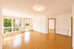 Moderne 3-Zimmer-Wohnung mit Balkon und Einbauküche in Reutlingen