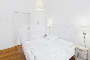 Stilvoll & bezugsfrei: Altbau 2-Zi mit Balkon & Lift im Gleimviertel – Berlin – Vorschaubild 7