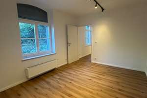 ERSTBEZUG nach Sanierung / GARTEN und Terrasse, zentrale Lage