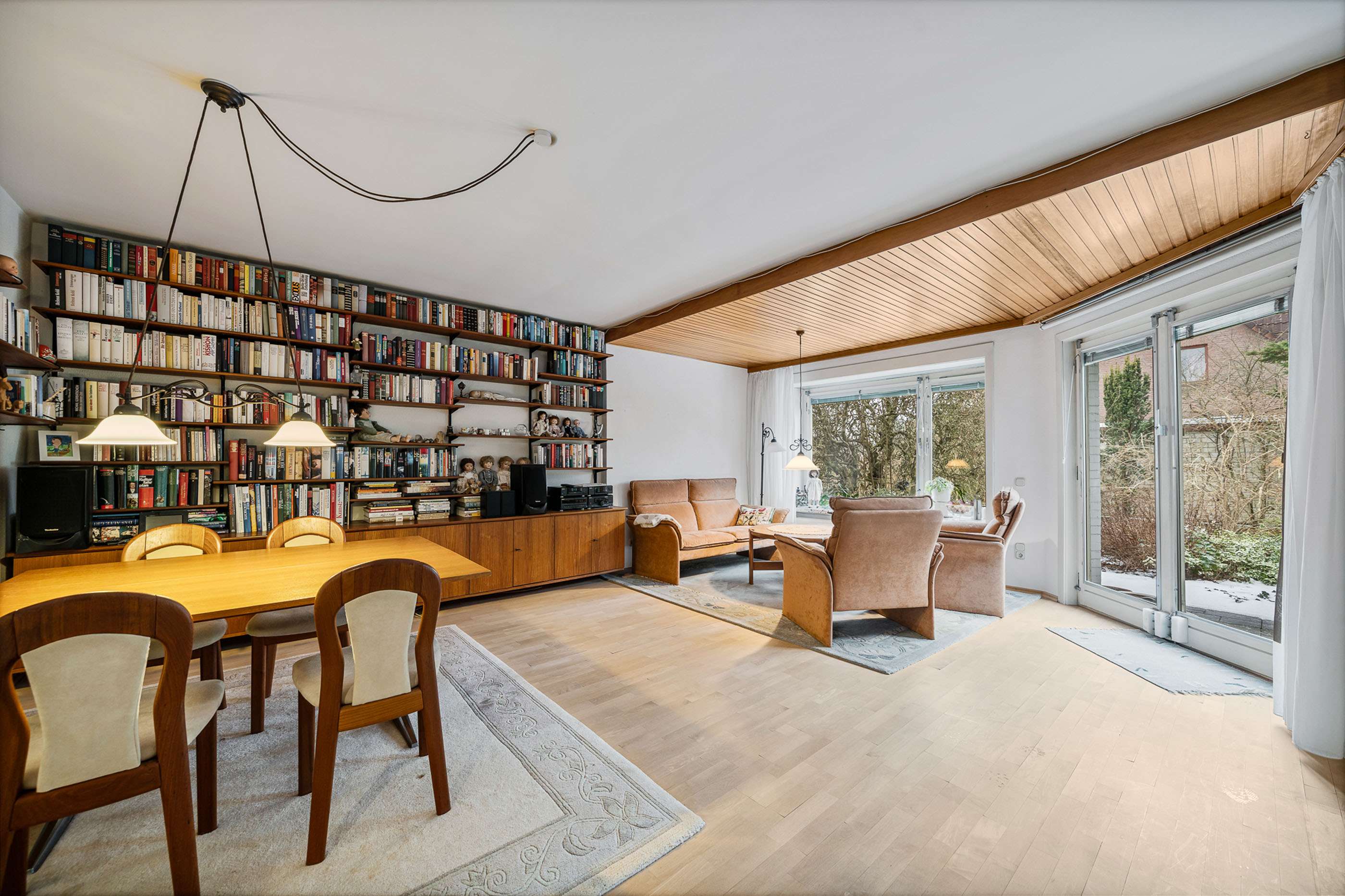 Nahe Orstkern: Ebenerdiges Ein- / Zweifam.haus auf breitem Grundstück., Hamburg – Bild 2