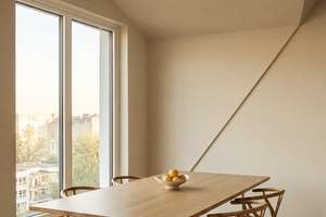 Lichtdurchflutetes Dachgeschoss mit Kamin, Dachterrasse und Blick über Prenzlauer Berg – Driesener Strasse 6, 10439 Prenzlauer Berg, Berlin – Vorschaubild 8