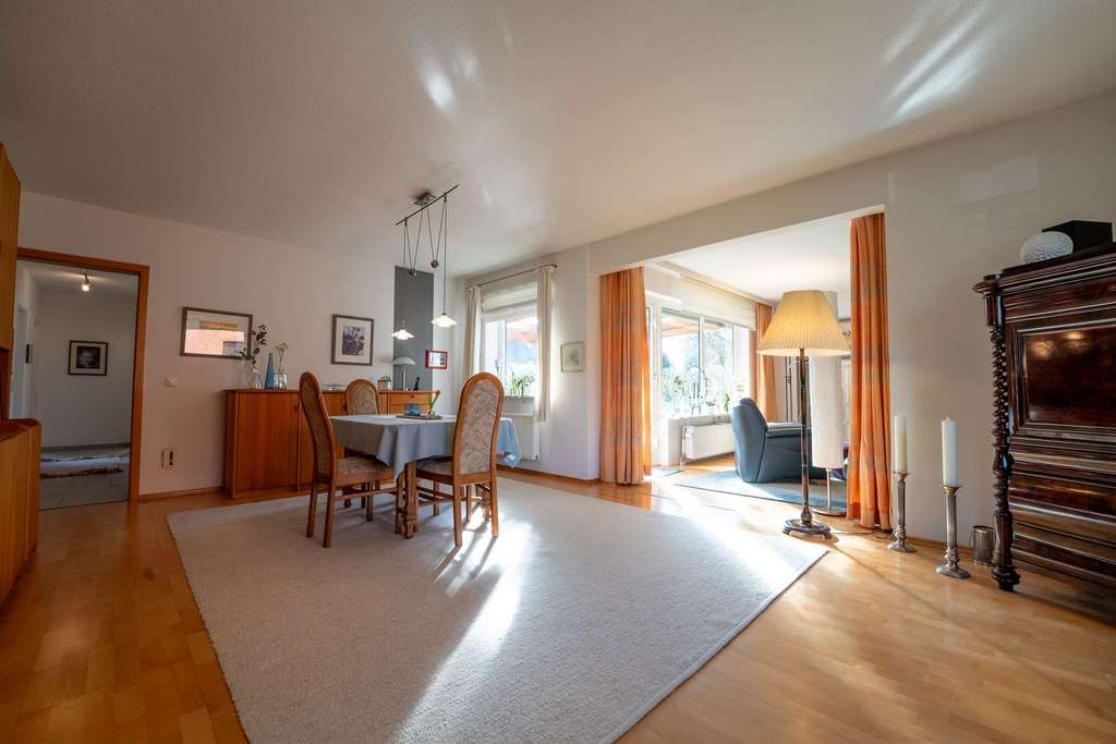 Immobilie in Mildstedt - Attraktiver Bungalow mit Südwest-Terrasse, Garage und großem Grundstück - Bild 1