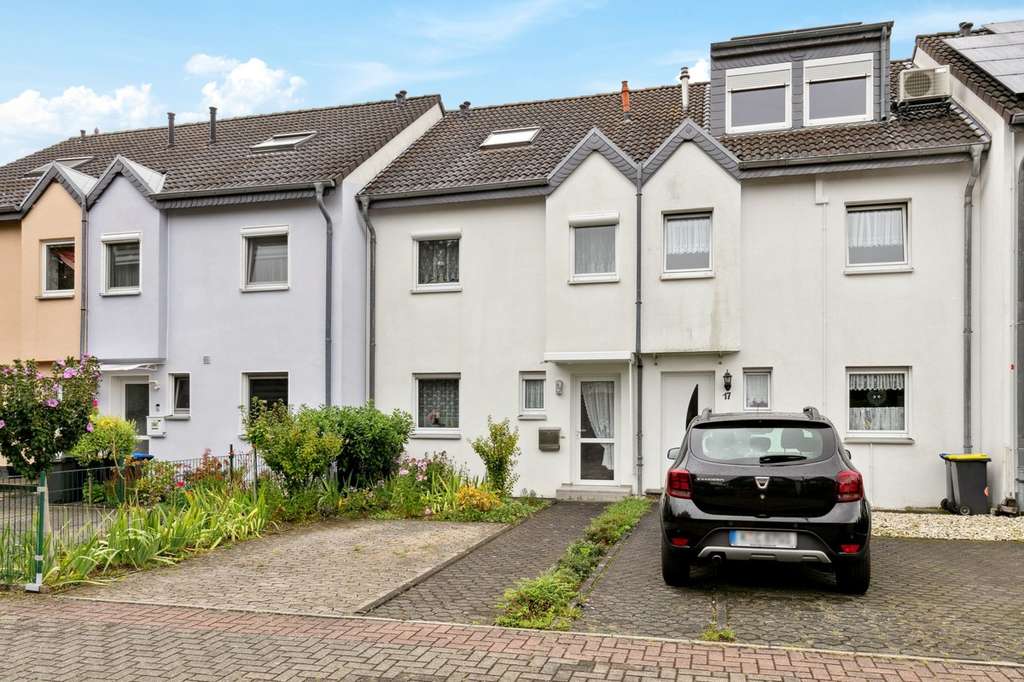 Reihenmittelhaus mit Garten und Garage