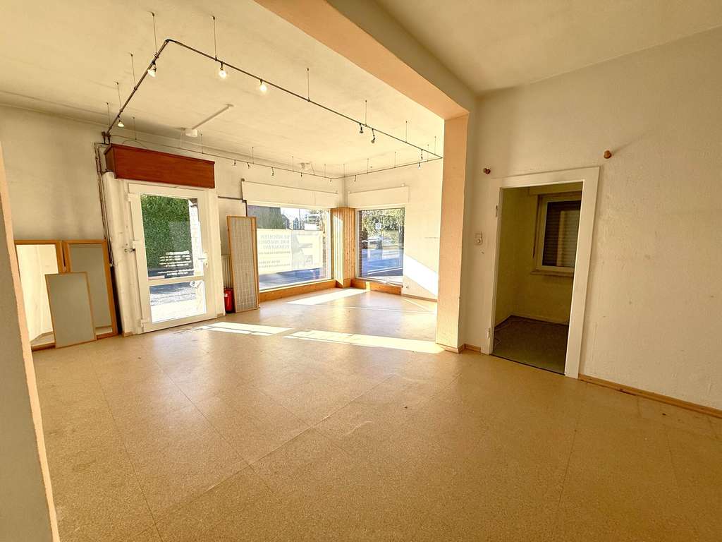 Immobilie in Willich - Zentrales Wohn-/Geschäftsgebäude mit viel Potenzial in Willich-Schiefbahn - Bild 1