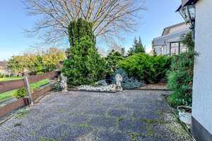 Rösberg: Haus mit schönem Hof als Alternative zum Garten – Rhein-Sieg-Kreis – Vorschaubild 13