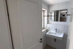 Charmante Souterrainwohnung mit Terrasse in der Regensburger Innenstadt – Die vollständige Adresse der Immobilie erhältst du vom Anbieter., 93047 Innenstadt, Regensburg – Vorschaubild 8
