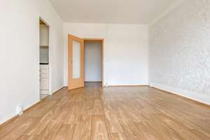 Single-Bude mit Einbauküche & Dusche & Balkon & Aufzug – Wilhelm-Firl-Straße 28, 9122 Markersdorf, Chemnitz – Vorschaubild 5