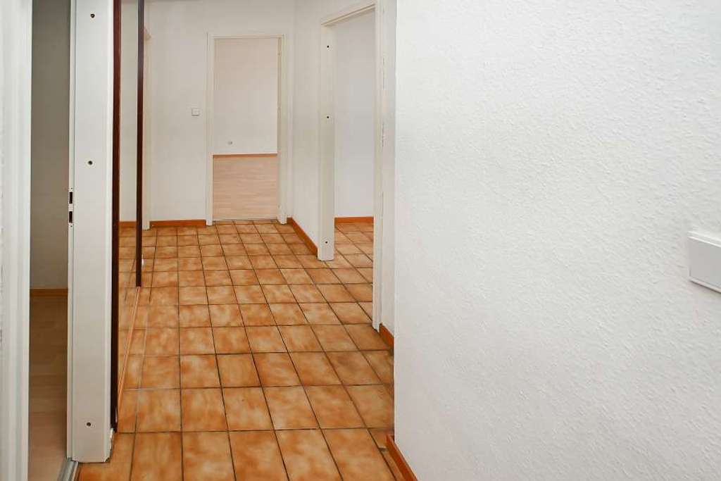 Immobilie in Isernhagen - Charmante Wohnung mit Potenzial in gefragter Lage von Altwarmbüchen! - Bild 4