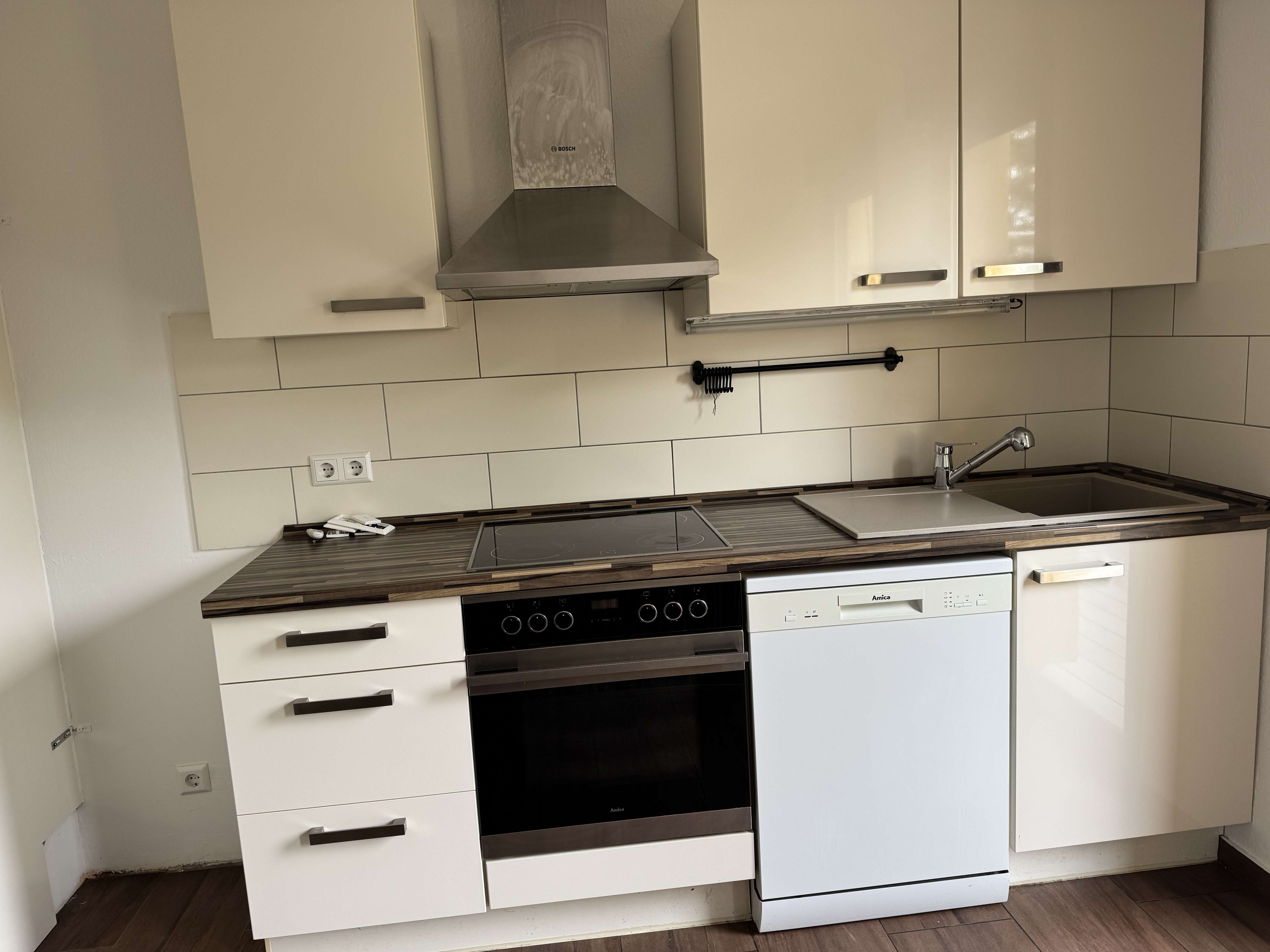 Immobilie in Ebersbach an der Fils - Familientraum mit Stil: Neu renovierte 5-Zimmer Wohnung mit großer Terrasse & morderne EBK  - Bild 1