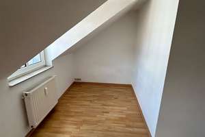 Großzügige und vermietete 2-Zi. mit Laminat, Balkon, EBK und Wanne in zentraler Lage – Die vollständige Adresse der Immobilie erhältst du vom Anbieter., 9130 Sonnenberg, Chemnitz – Vorschaubild 7