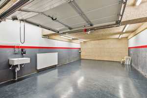 Bestlage: Architektenvilla im 
Bauhausstil mit 5 TG-Plätzen! – Regensburg – Vorschaubild 45