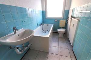 Direkt Wiesbaden-City: Helle, renovierte 1-Zimmer-SINGLE-Wohnung; Balkon; Tageslicht-Wannenbad – Die vollständige Adresse der Immobilie erhältst du vom Anbieter., 65183 Westend / Bleichstraße, Wiesbaden – Vorschaubild 3