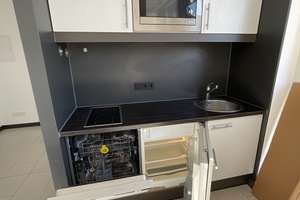Über den Dächern Leipzigs: Möblierte 2-Raum-Wohnung mit sonniger Loggia & EBK – Paul-List-Straße 24, 4103 Zentrum-Südost, Leipzig – Vorschaubild 4