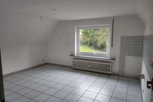 TOP Gelegenheit! Freistehendes Zwei-Familienhaus mit großem Grundstück, 3 Garagen & 2 Stellplätzen – Die vollständige Adresse der Immobilie erhältst du vom Anbieter., 42551 Velbert-Mitte, Velbert – Vorschaubild 11
