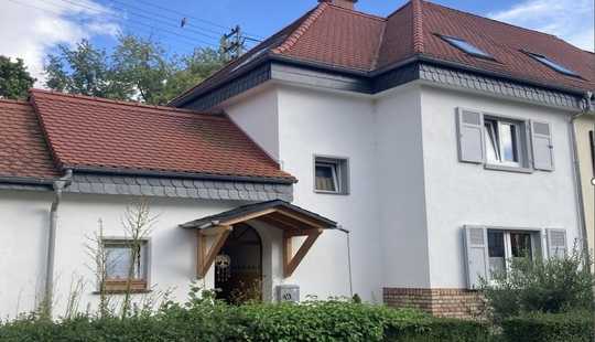 Bild von Bereit für die Zukunft? Familienzuhause mit idyllischem Garten