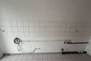 Modernes Laminat / 2. OG / sonniger Balkon - Bad mit Dusche + Fenster ! – Richard-Wagner-Straße 60, 9119 Kappel, Chemnitz – Vorschaubild 9
