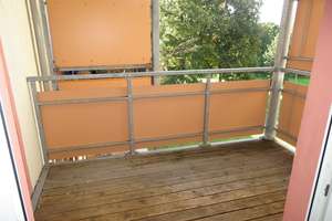 Schnell ANSCHAUEN und EINZIEHEN: Neuer schicker Laminatboden + Fensterbad + gemütlicher Balkon – Carl-von-Ossietzky-Str. 42b, 9126 Lutherviertel, Chemnitz – Vorschaubild 9