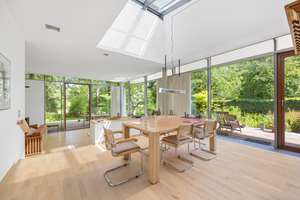 Architektenbungalow mit ikonischer Architektur und einzigartigem Naturschutzblick – Die vollständige Adresse der Immobilie erhältst du vom Anbieter., 22359 Volksdorf, Hamburg – Vorschaubild 7